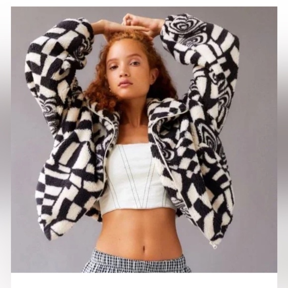 Urban Outfitters Olivia Print Sherpa Jacket XS Black white oversized print - Picture 2 of 11